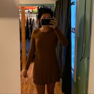 Brown mini dress with open back Forever 21